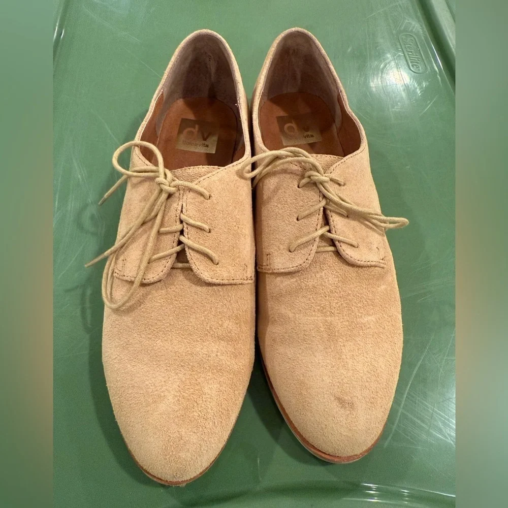 Dolce Vita women Tan Suede loafers /size 7
